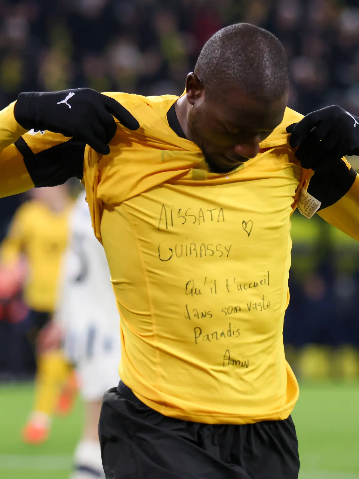 Bild zu: "Trauriger Torjubel für tote Nichte von BVB-Star – das stand unter seinem Trikot"