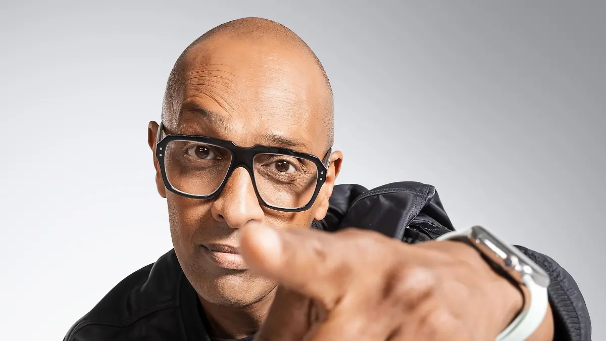 Amiaz Habtu moderiert „Die Höhle der Löwen”.