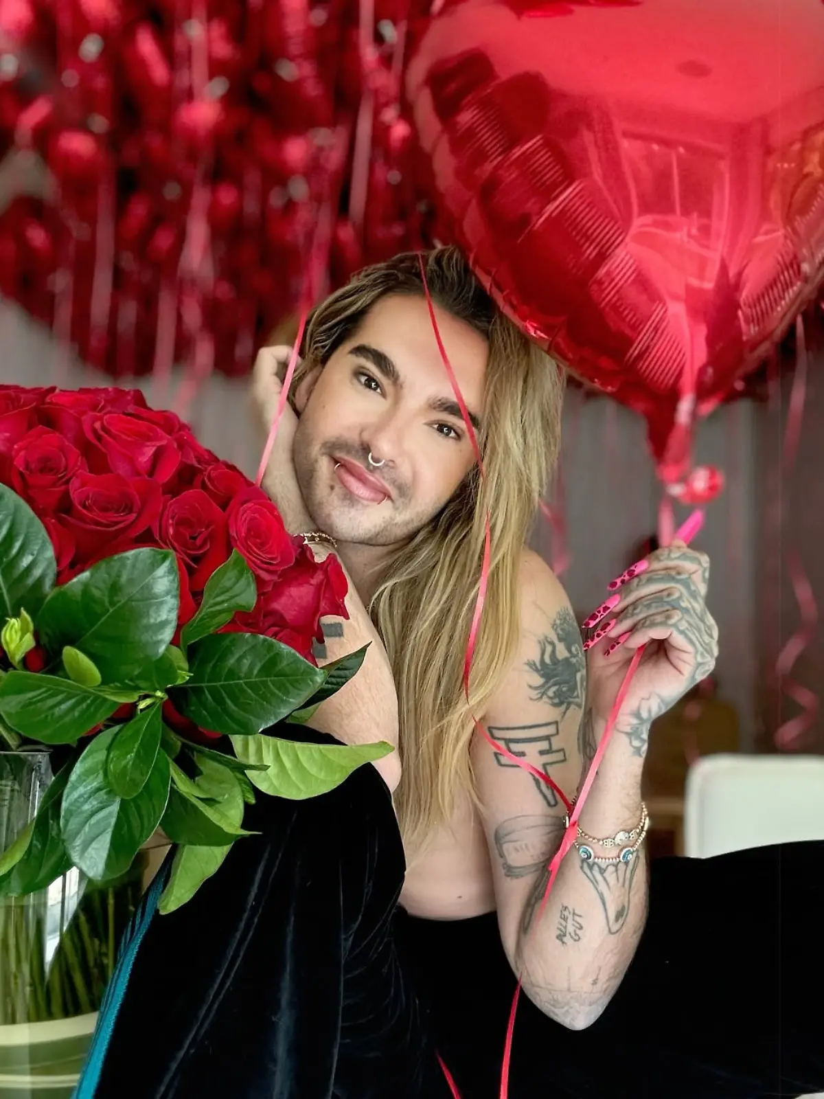 Normalerweise wird Bill Kaulitz mit Valentinstagsgeschenken überschüttet – doch dieses Jahr bleibt die Vase bei ihm fast leer.