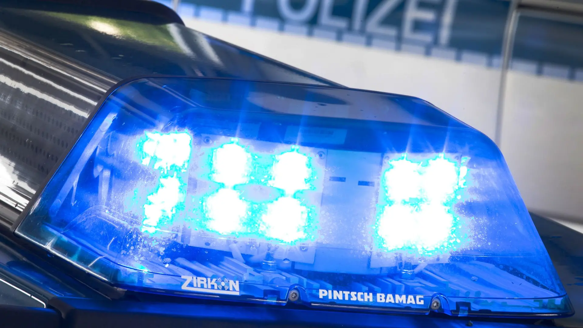 Der Mann wird verdächtigt, die Frau getötet zu haben. (Symbolbild)