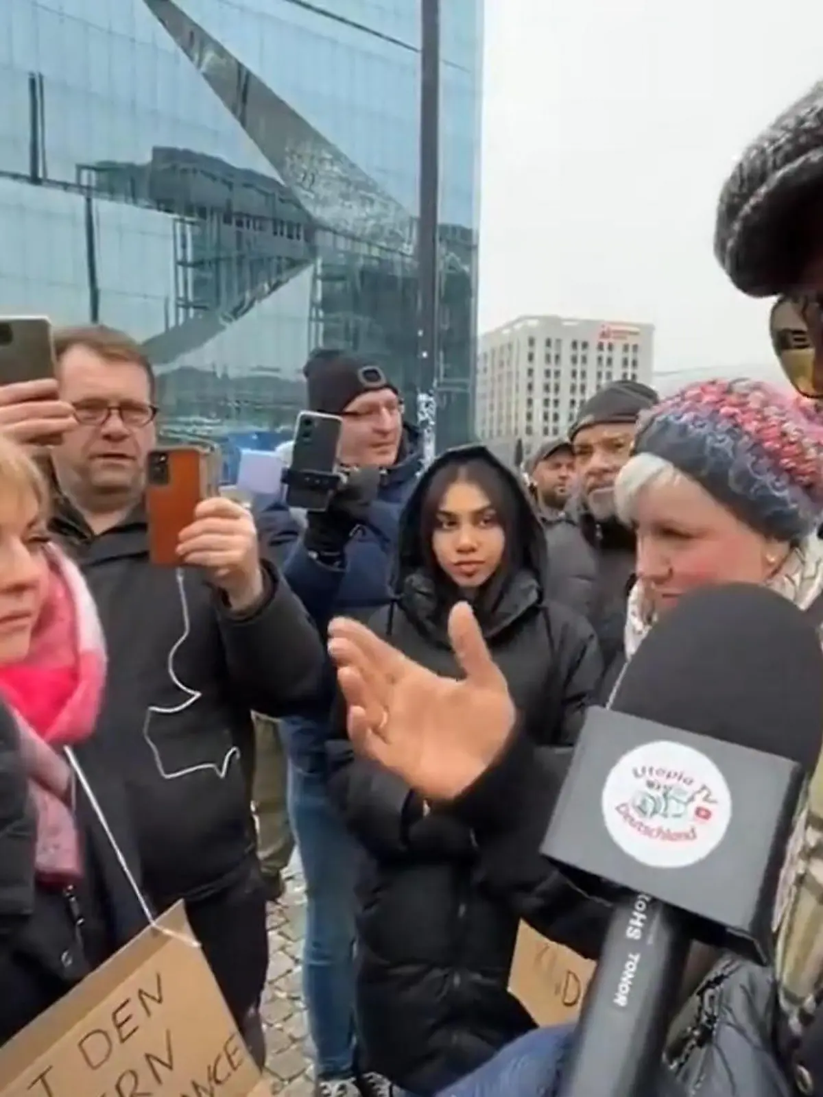 Bild zu: "„Alles Kinderfresser" Xavier Naidoo empört mit verwirrenden Aussagen – erneut!"