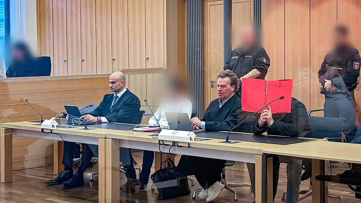 Die beiden Brüder sitzen derzeit in Untersuchungshaft.