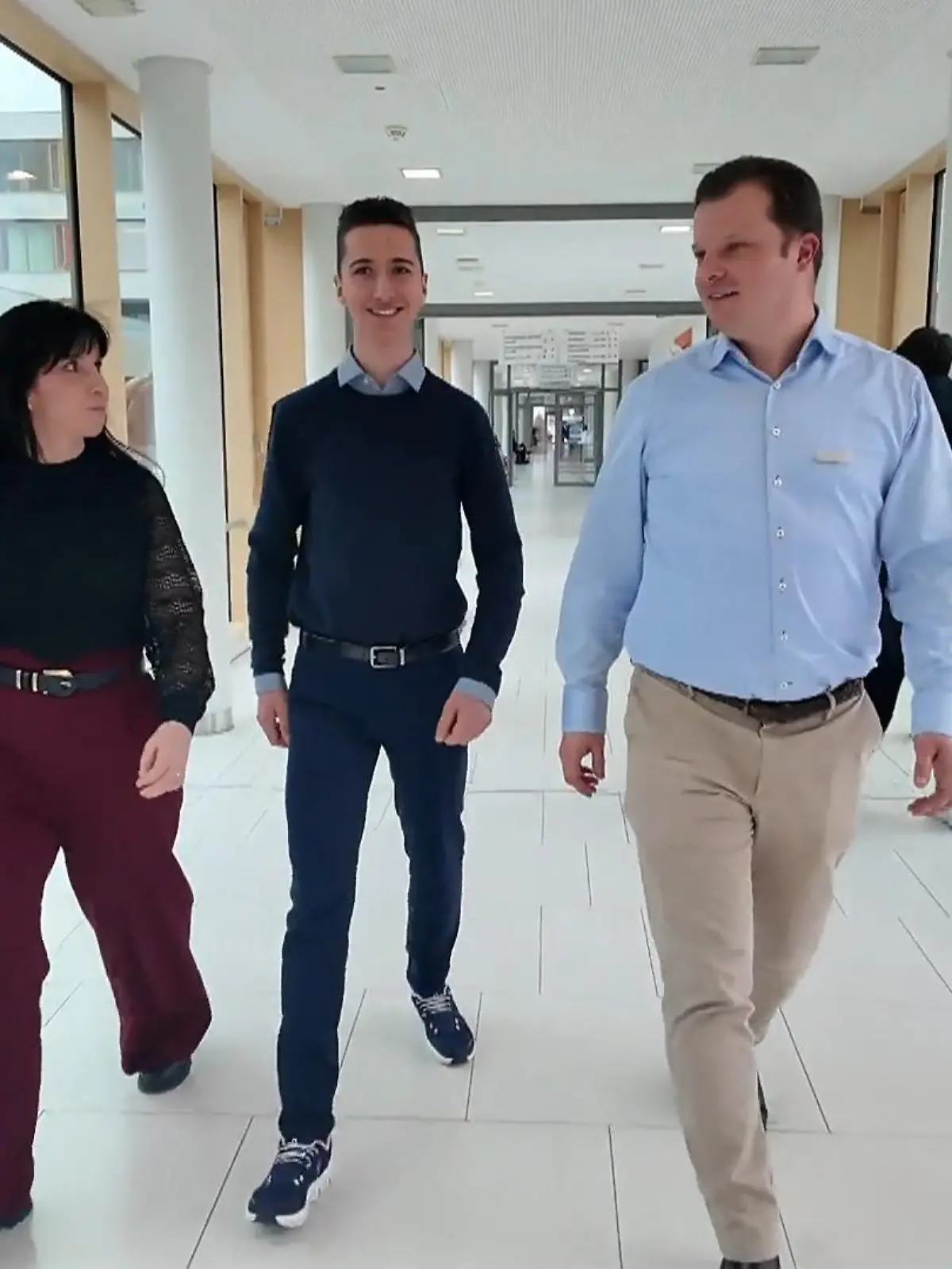 Bild zu: "Ärzte sahen keine Chance mehr! Neue Immuntherapie heilt jungen Krebspatienten (18)"