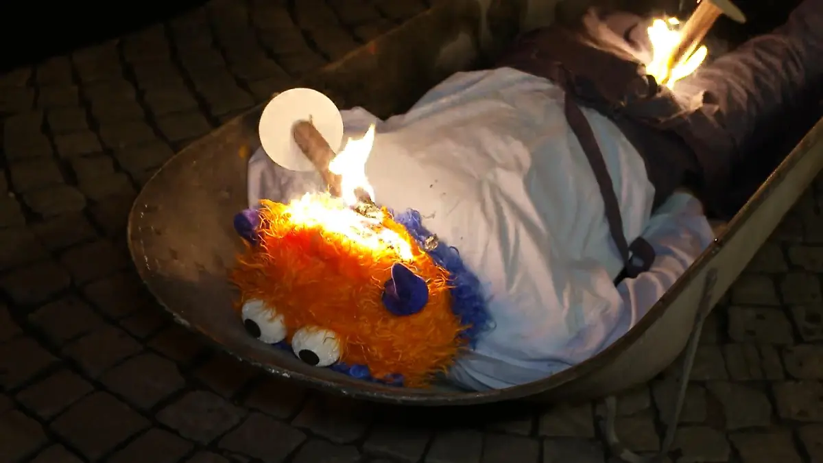 Nubbelverbrennung in Köln Schluss mit Karneval