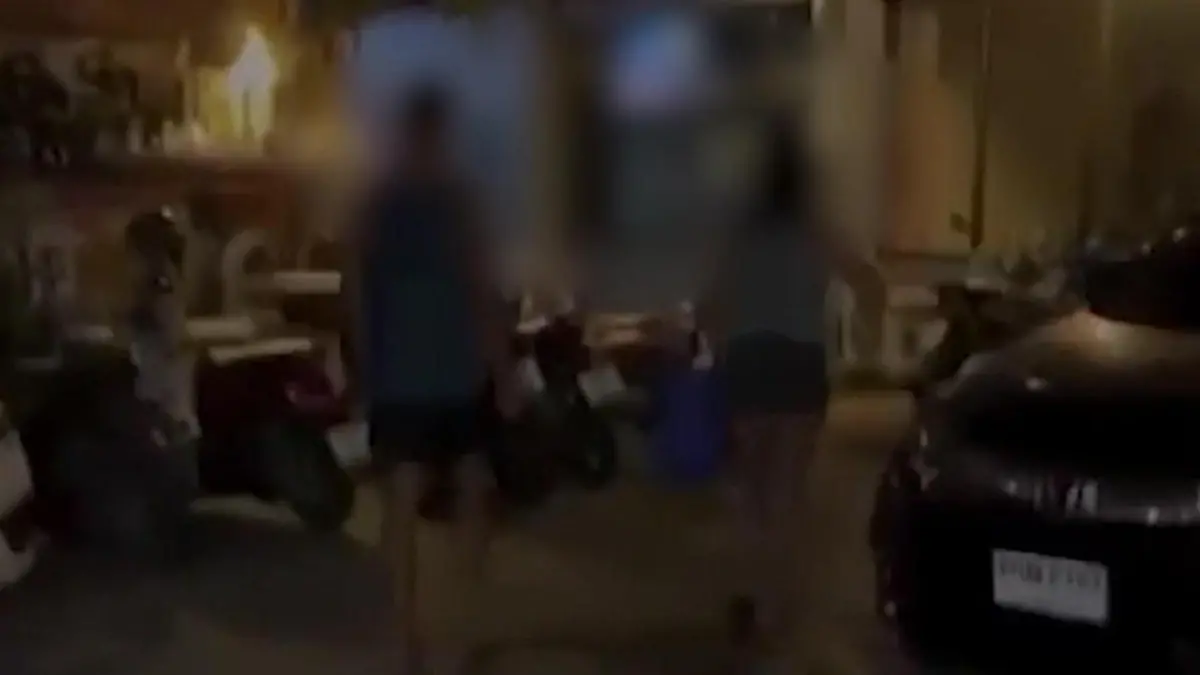 Sex neben Schrein! Hotelmitarbeiter erwischt Touri-Paar – wegen zu lautem Gestöhne Von wegen stilles Gebet!