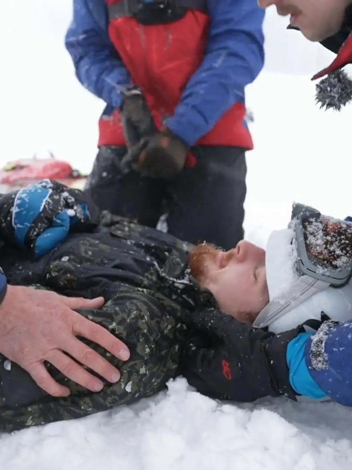 Bild zu: "Unterwegs mit der Bergwacht im Skigebiet"