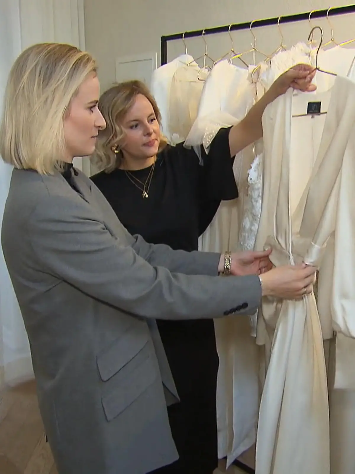 Bild zu: "Zweiteiler, Jumpsuit, Kleid? Die Qual der Wahl"