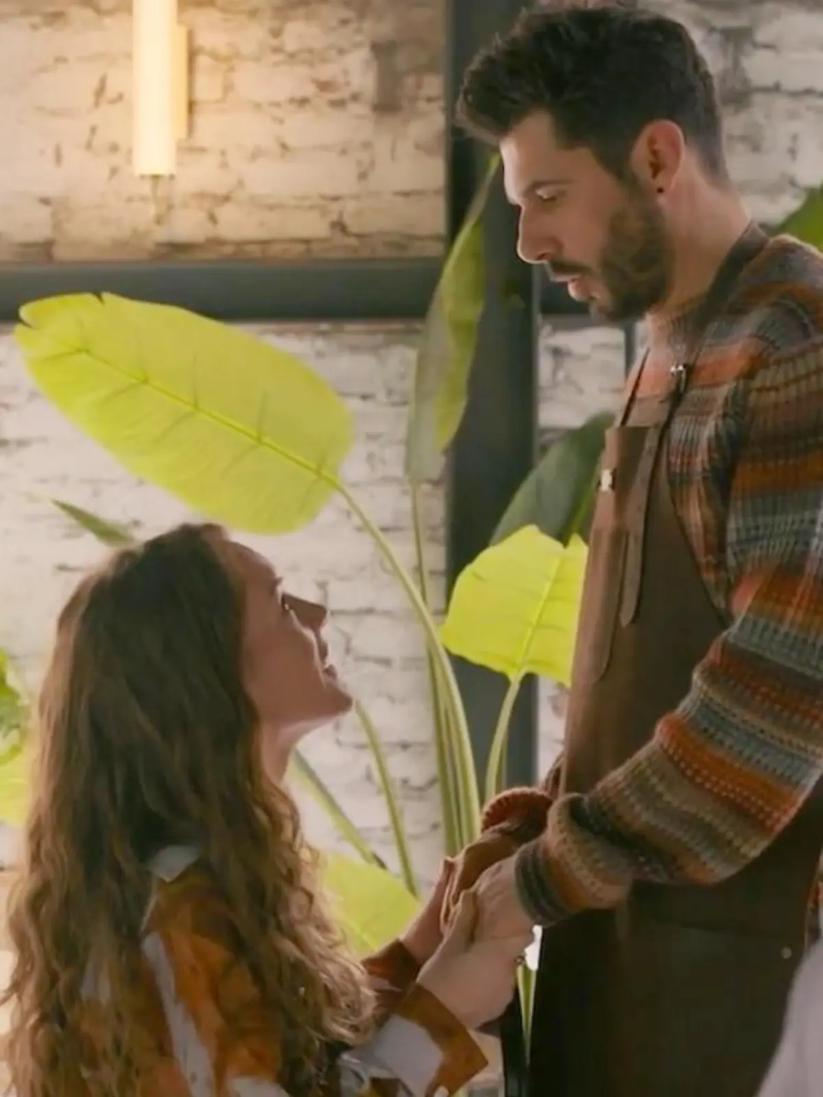 AWZ: Emma macht Matteo vor Nathalies Augen einen Heiratsantrag