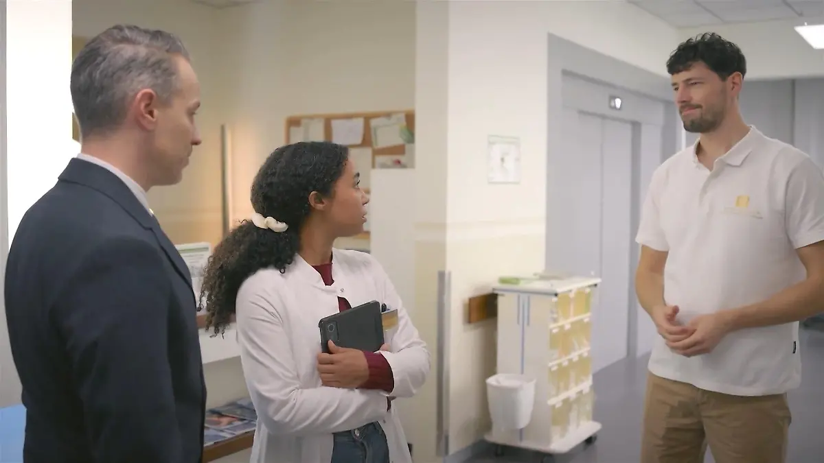AWZ-Folge vom 04.03.2026 auf RTL+: Imani erkennt bestürzt, wer ihr neuer  Kollege ist