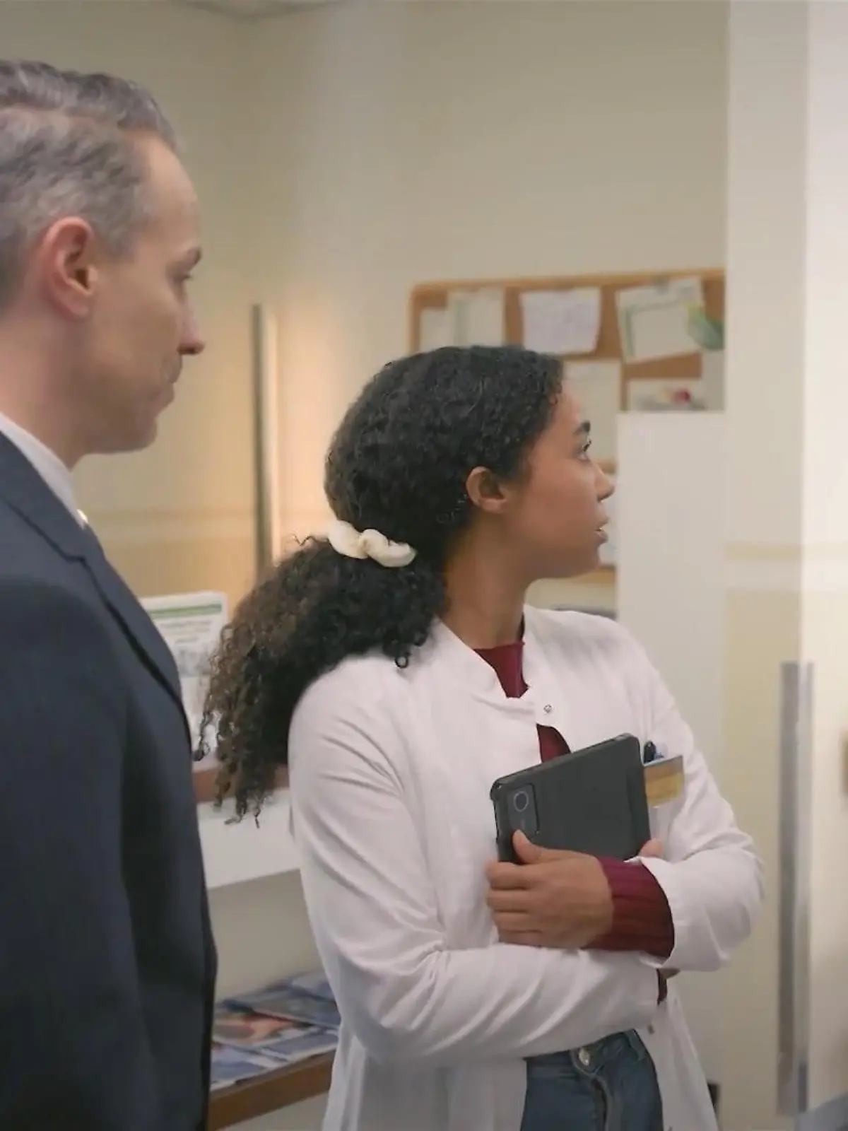 AWZ: Imani erkennt bestürzt, wer ihr neuer Kollege ist