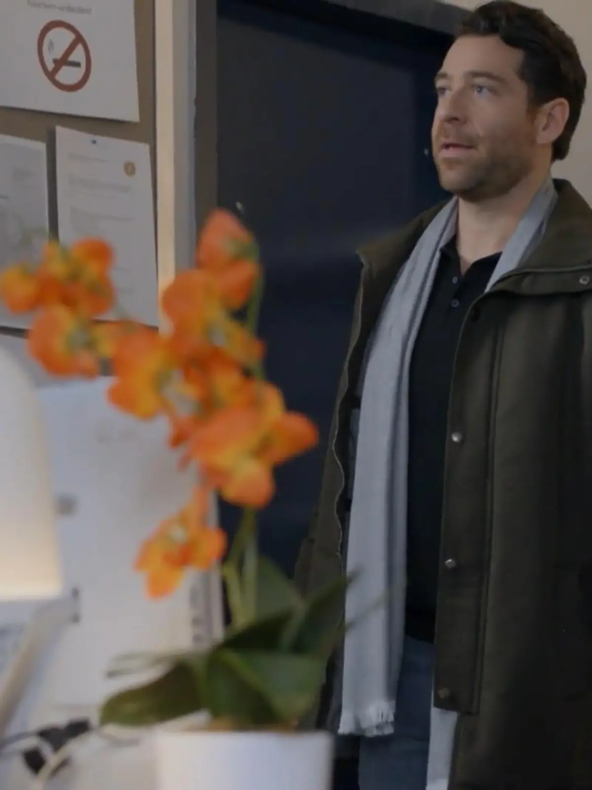 Bild zu: "Was hat Carlos bei der Polizei vor?"