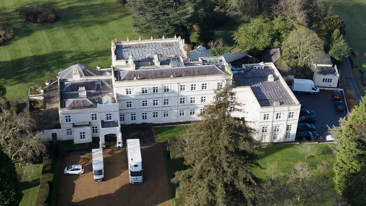 Removal lorry at Royal Lodge Windsor