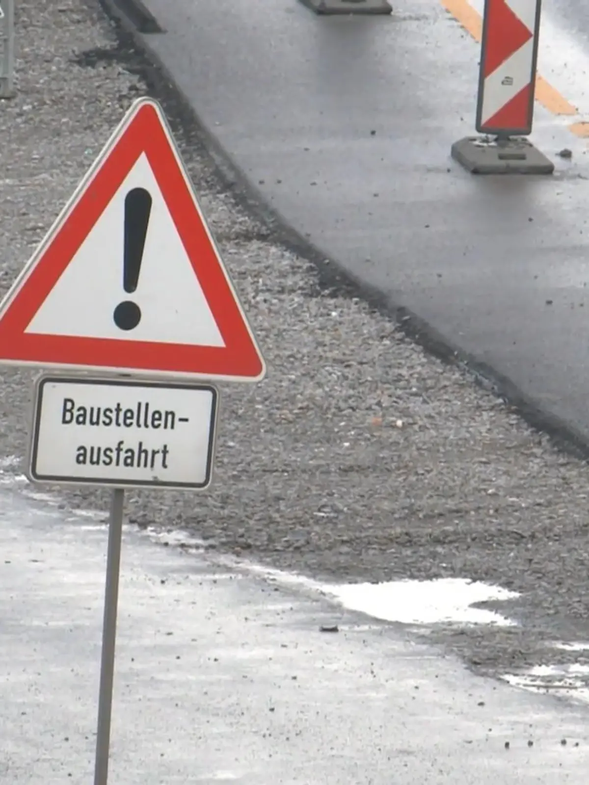 Bild zu: "Krischer will Meldeverfahren für Baustellen"