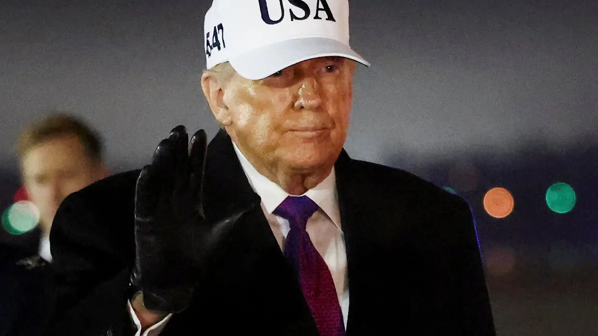 U.S. President Donald Trump arrives at Joint Base Andrews in Maryland, U.S., February 19, 2026. REUTERS/Kevin Lamarque