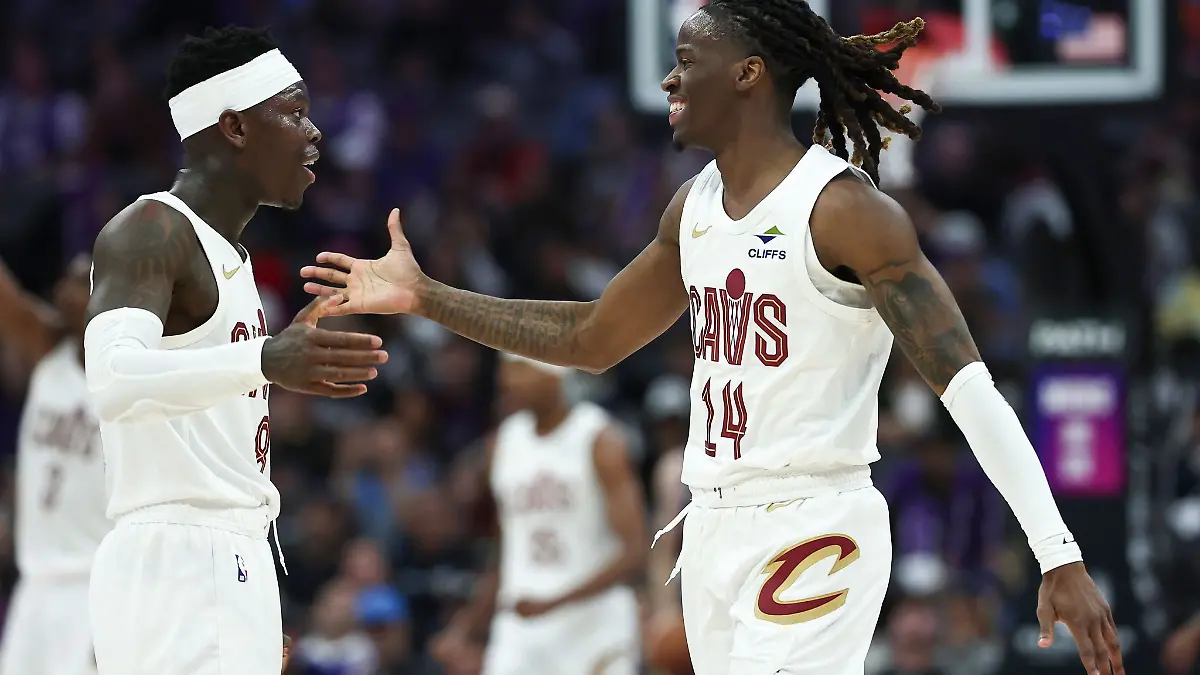 Beim deutlichen Erfolg gegen die Brooklyn Nets steuerte Dennis Schröder (l) für die Cleveland Cavaliers zwölf Punkte bei. (Archivbild)