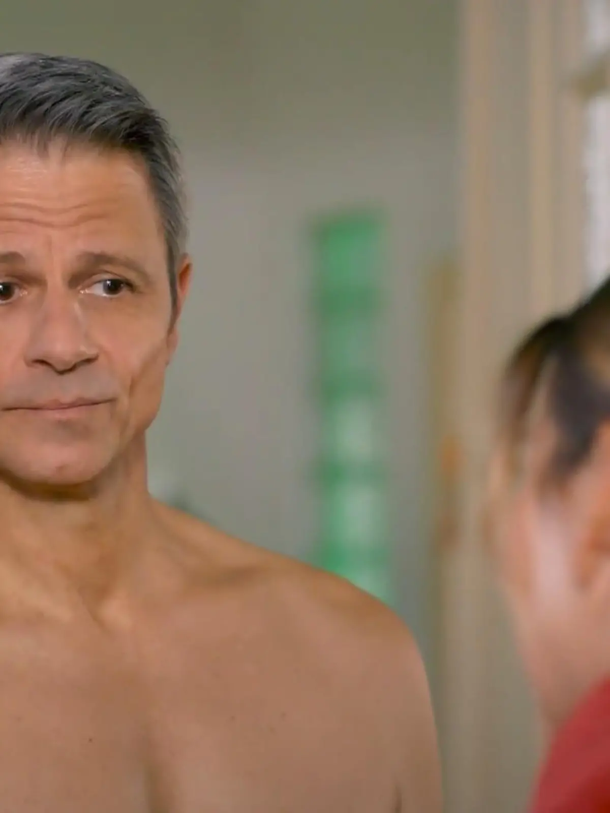 Bild zu: "Wie nah kommen sich Ute und Benedikt?"