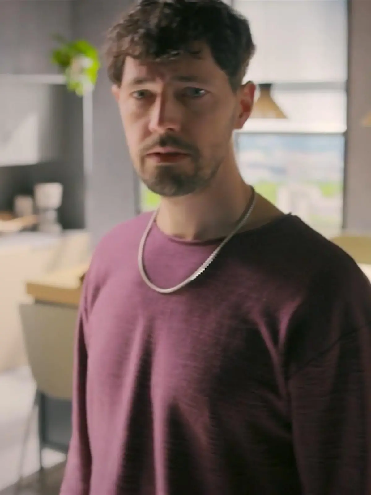 Mika kann nicht fassen, dass er von seinem Bruder nichts erbt. 