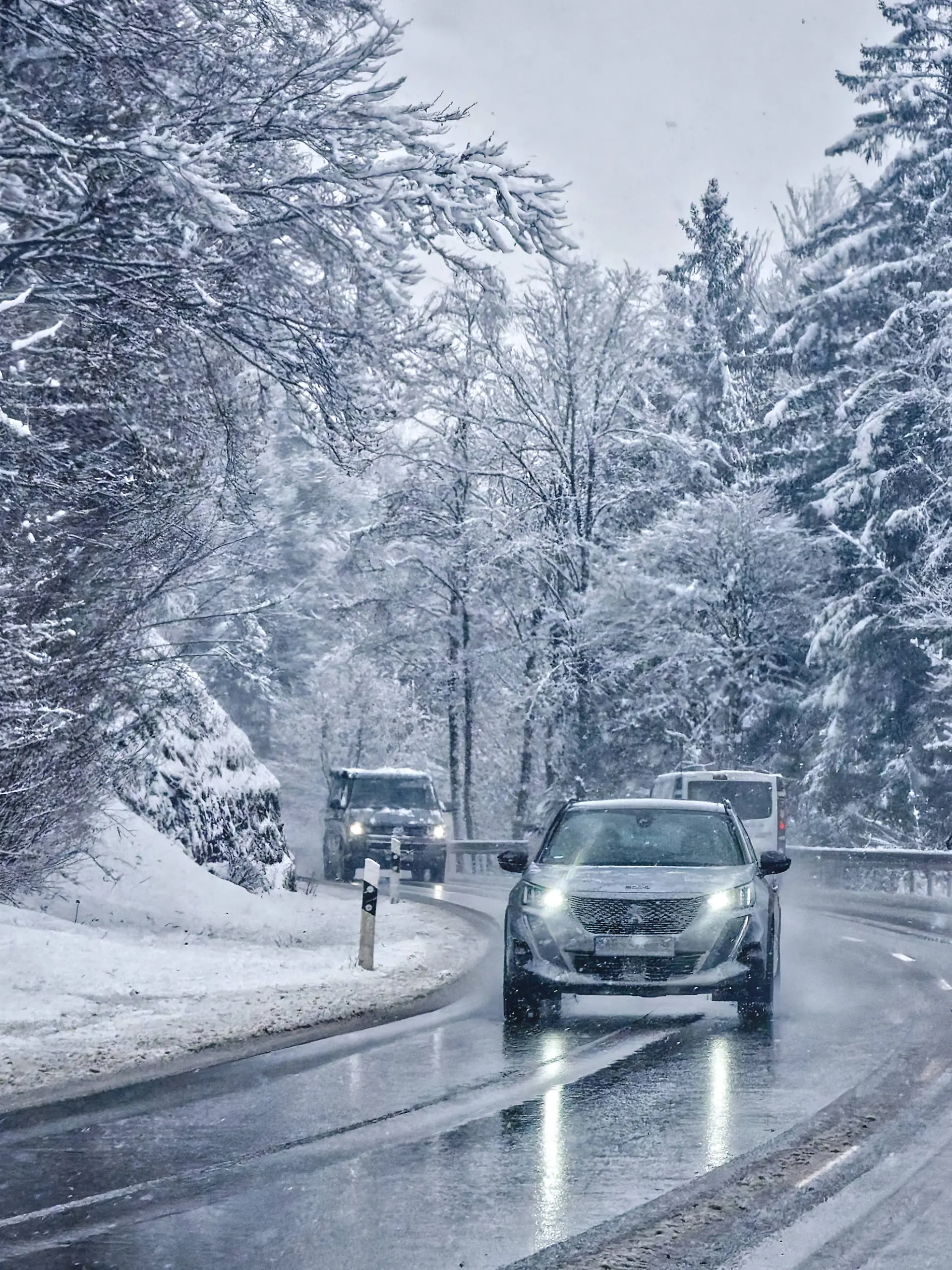 Schnee und Eis in Traunstein in Bayern 