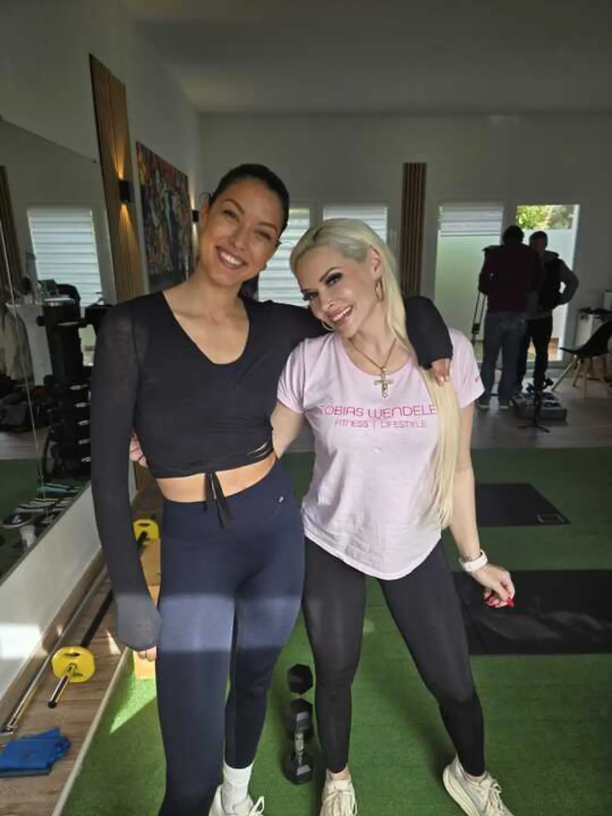Rebecca Mir und Daniela Katzenberger beim Interviewtermin im Fitnessstudio.