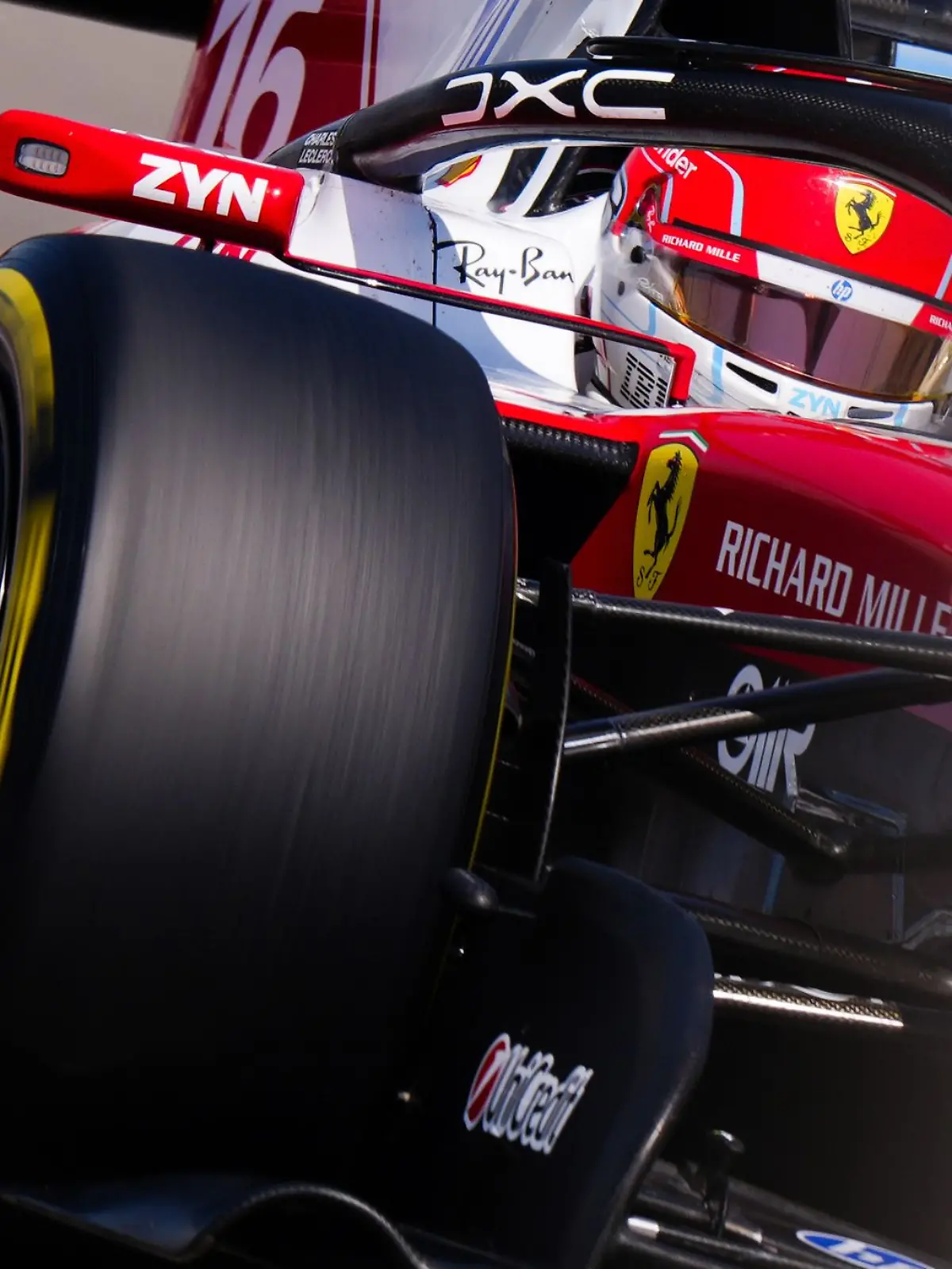 Bild zu: "Leclerc düpiert am letzten Testtag im Ferrari die Konkurrenz"