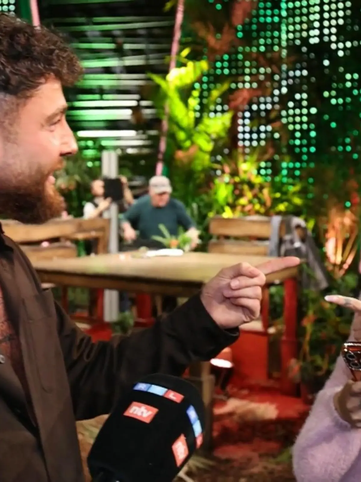 Beim Dschungelcamp-Nachspiel sind sich Ariel und Umut Tekin immer noch nicht einig