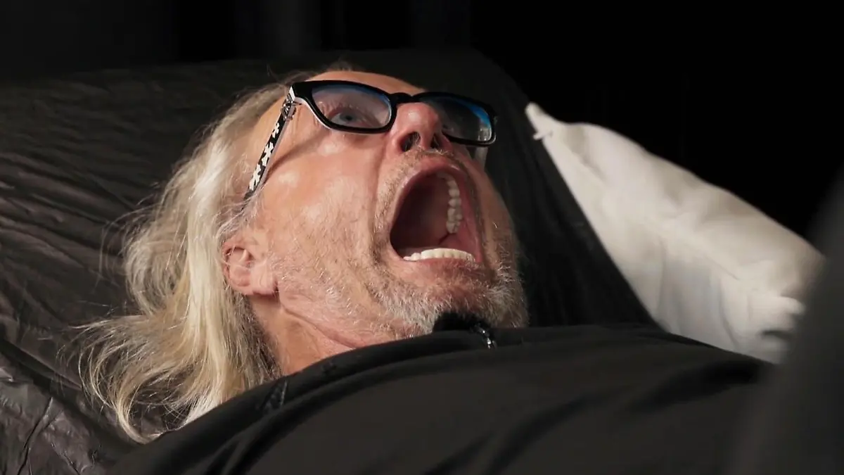 Erstes Tattoo für Robert Geiss! DAS lässt er sich stechen – Carmen bricht in Tränen aus Emotionale Überraschung in Abu Dhabi