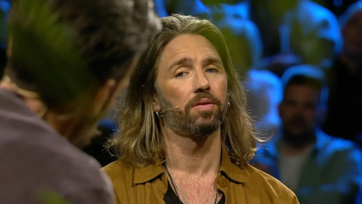 Warum hat Gil Ofarim im Dschungelcamp falsche Begriffe verwendet? Jan Köppen konfrontiert den Dschungelkönig