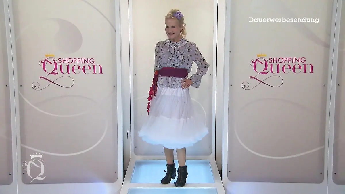 Kerstin erobert den Catwalk Geheimnisvolle Lady