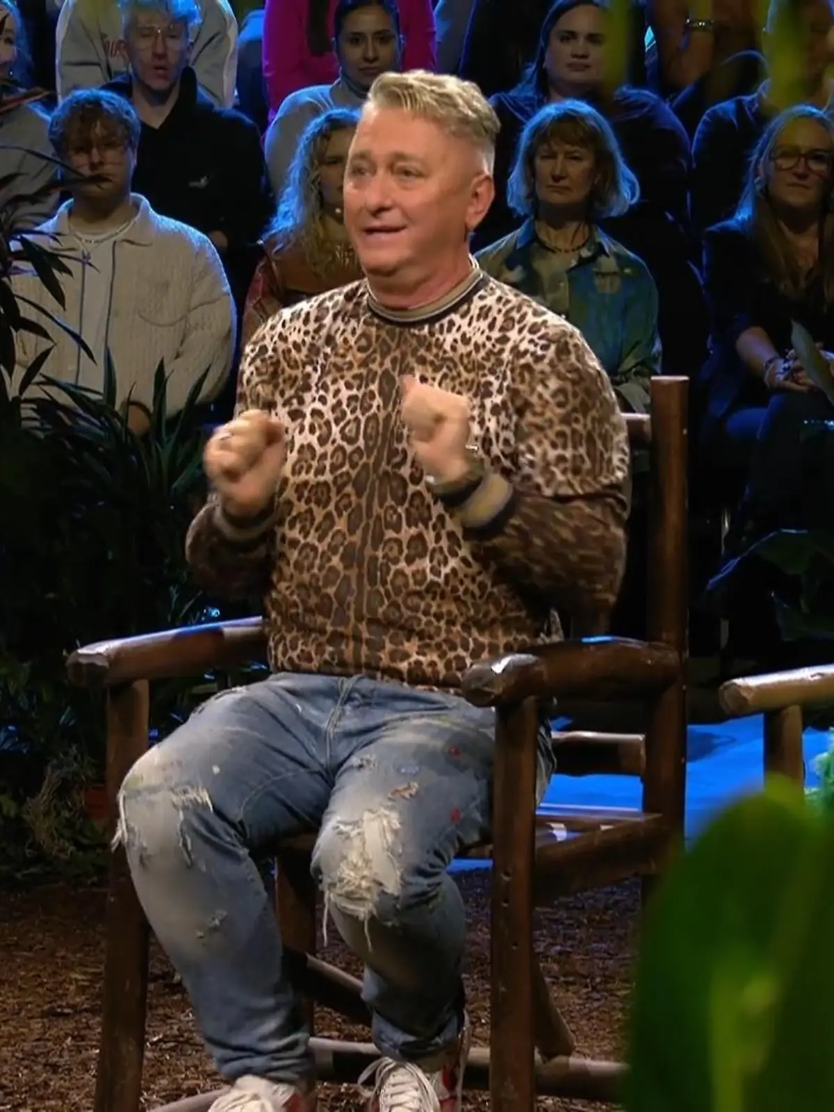 Bild zu: "Hubert scheitert zwischen Eva und Ariel"