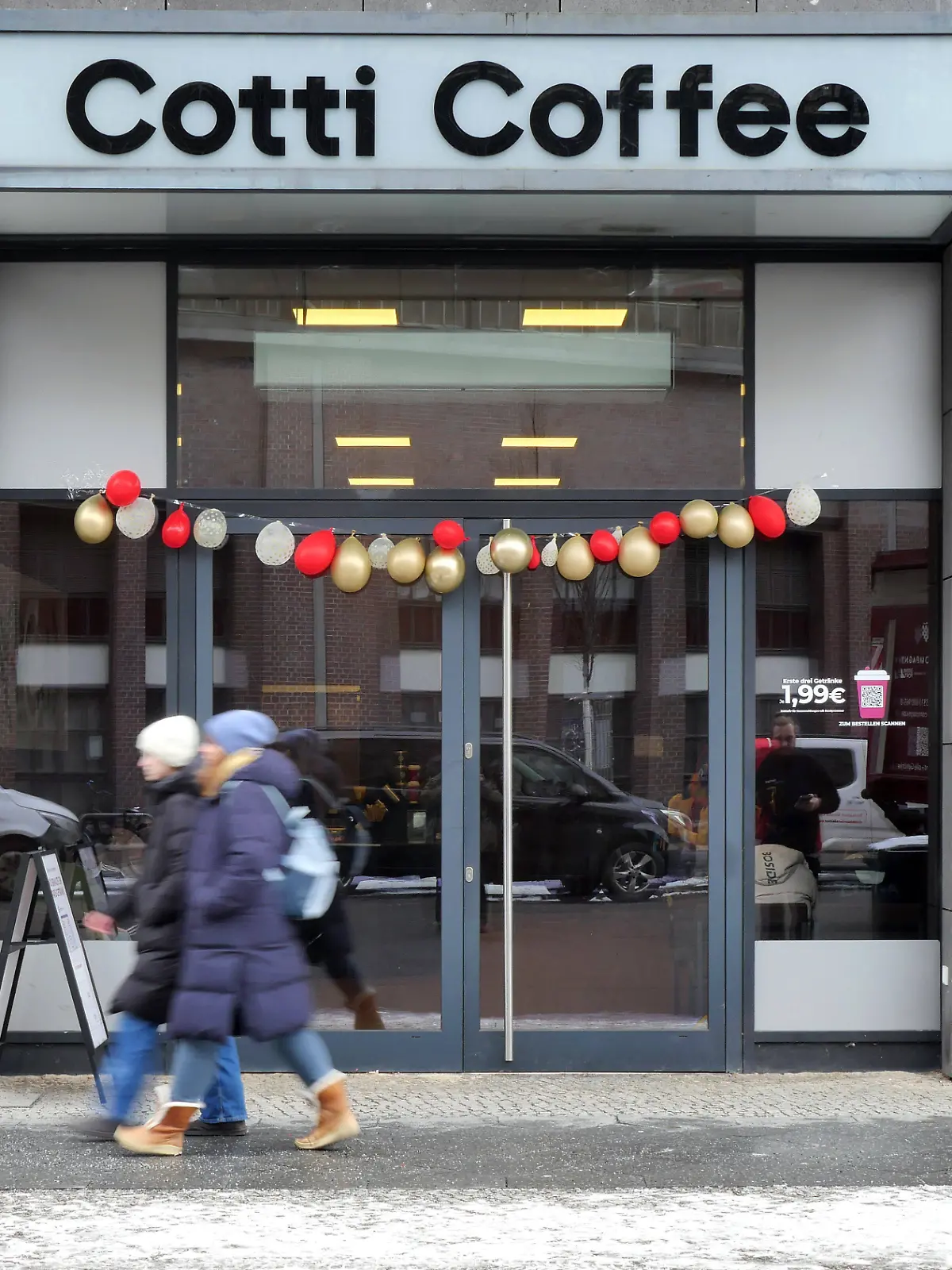 Cotti Coffee bietet seinen Kaffee zum Schnäppchenpreis an.