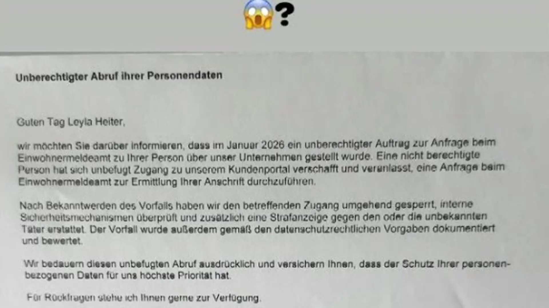 Leyla Heiter wurde benachrichtigt, jemand habe unberechtigt versucht, beim Einwohnermeldeamt Informationen über ihre Anschrift zu erhalten.