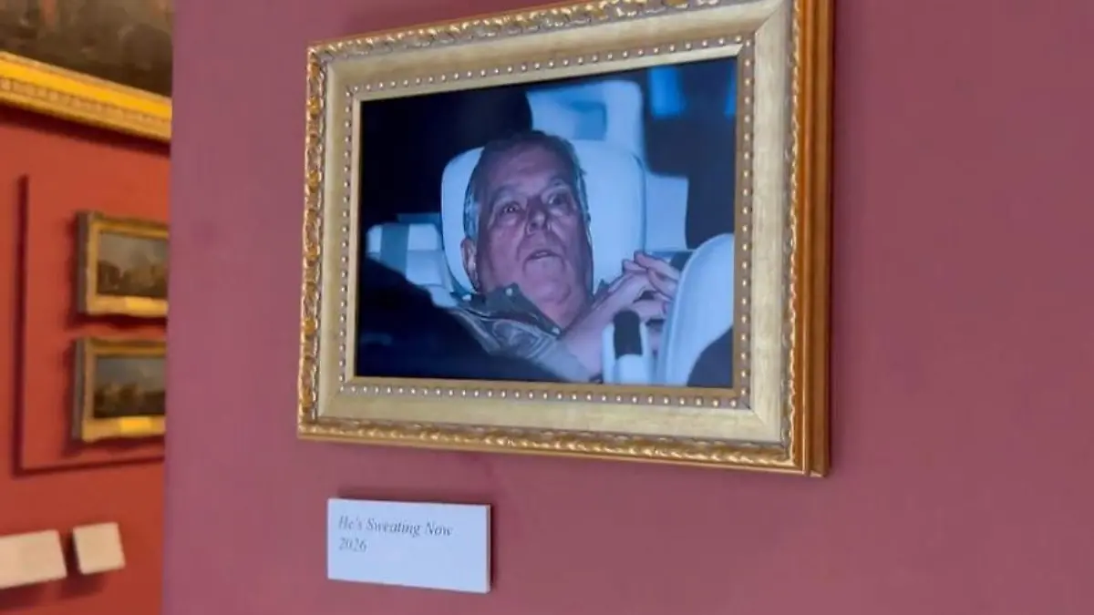 Nach Festnahme! Ex-Prinz Andrew hängt plötzlich im Louvre Provokante Aktion in Paris