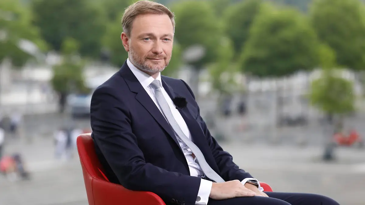  Deutschland, Berlin, ARD-Sommerinterview mit Christian Lindner, Bundesvorsitzender der FDP *** Germany, Berlin, ARD Summer Interview with Christian Lindner, Federal Chairman of the FDP