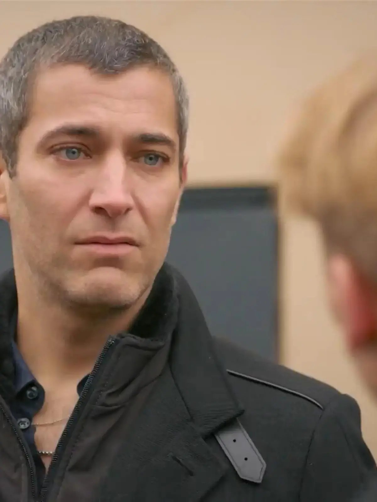 Bild zu: "Dragan scheut sich davor, Lennox die Wahrheit zu sagen"