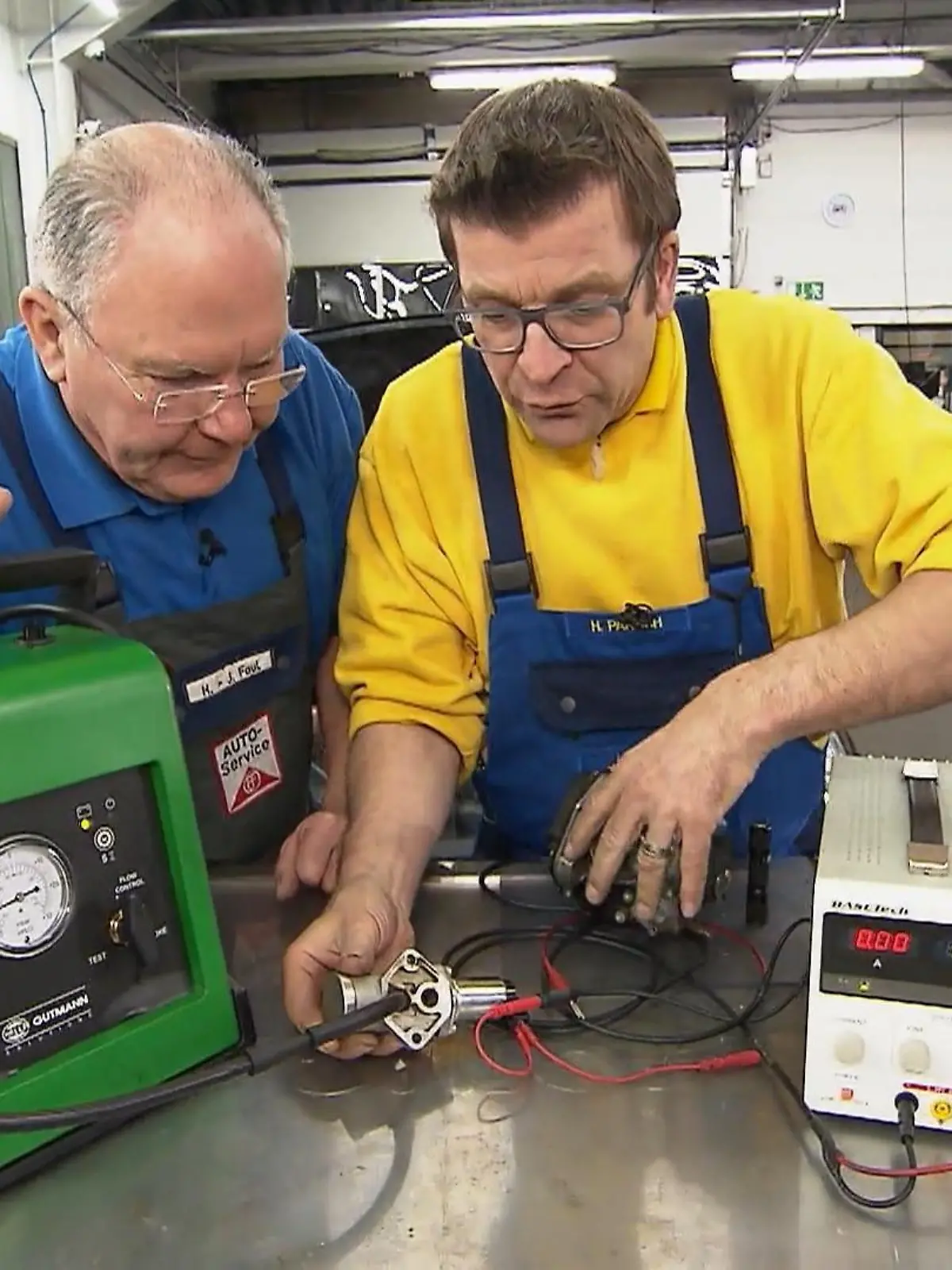 Bild zu: "Warum lässt dieser Ford seine Fahrerin im Stich?"