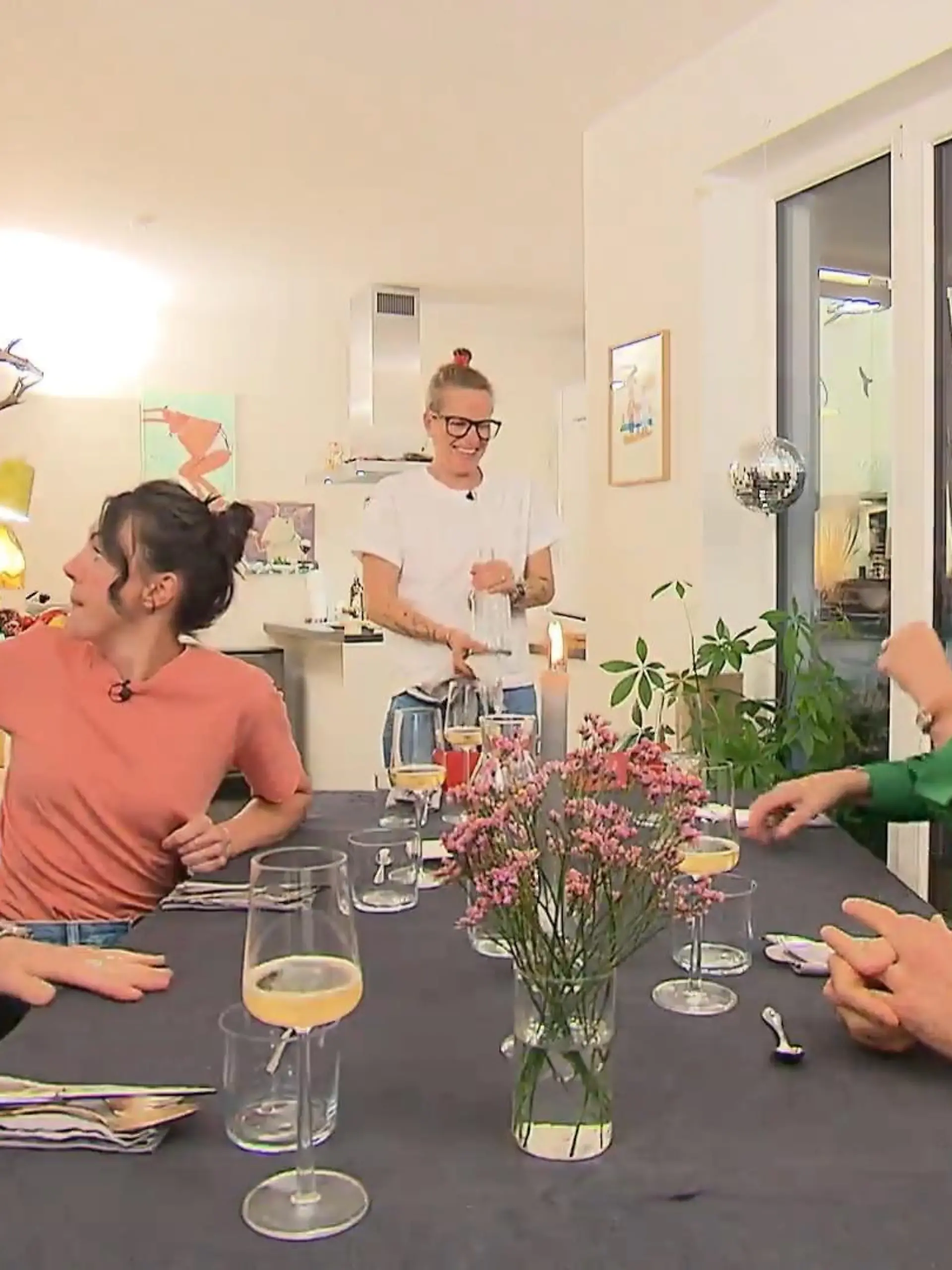 Bild zu: "Furz, Pups, Kacka am Dinner-Tisch"