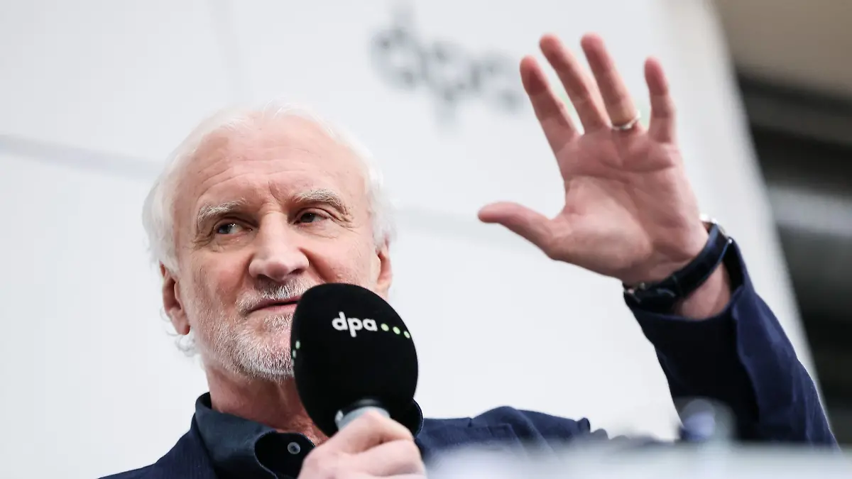 Rudi Völler hält die Debatte um einen WM-Boykott für sinnlos.