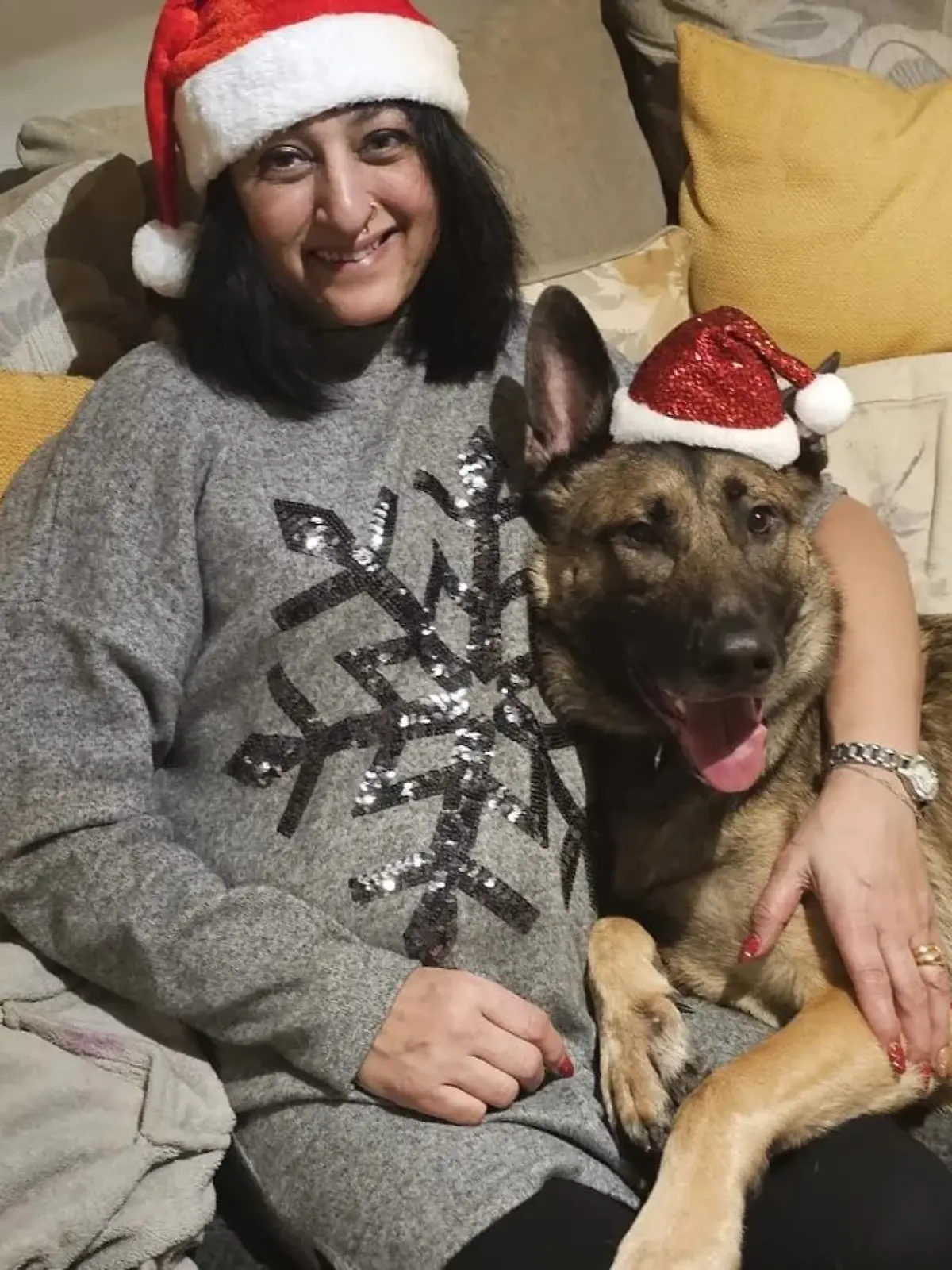 Die Ärzte glauben, dass die Sepsis bei Manjit durch etwas Harmloses wie das Lecken ihres Hundes an einer Schnittwunde oder einem Kratzer ausgelöst worden sein könnte.