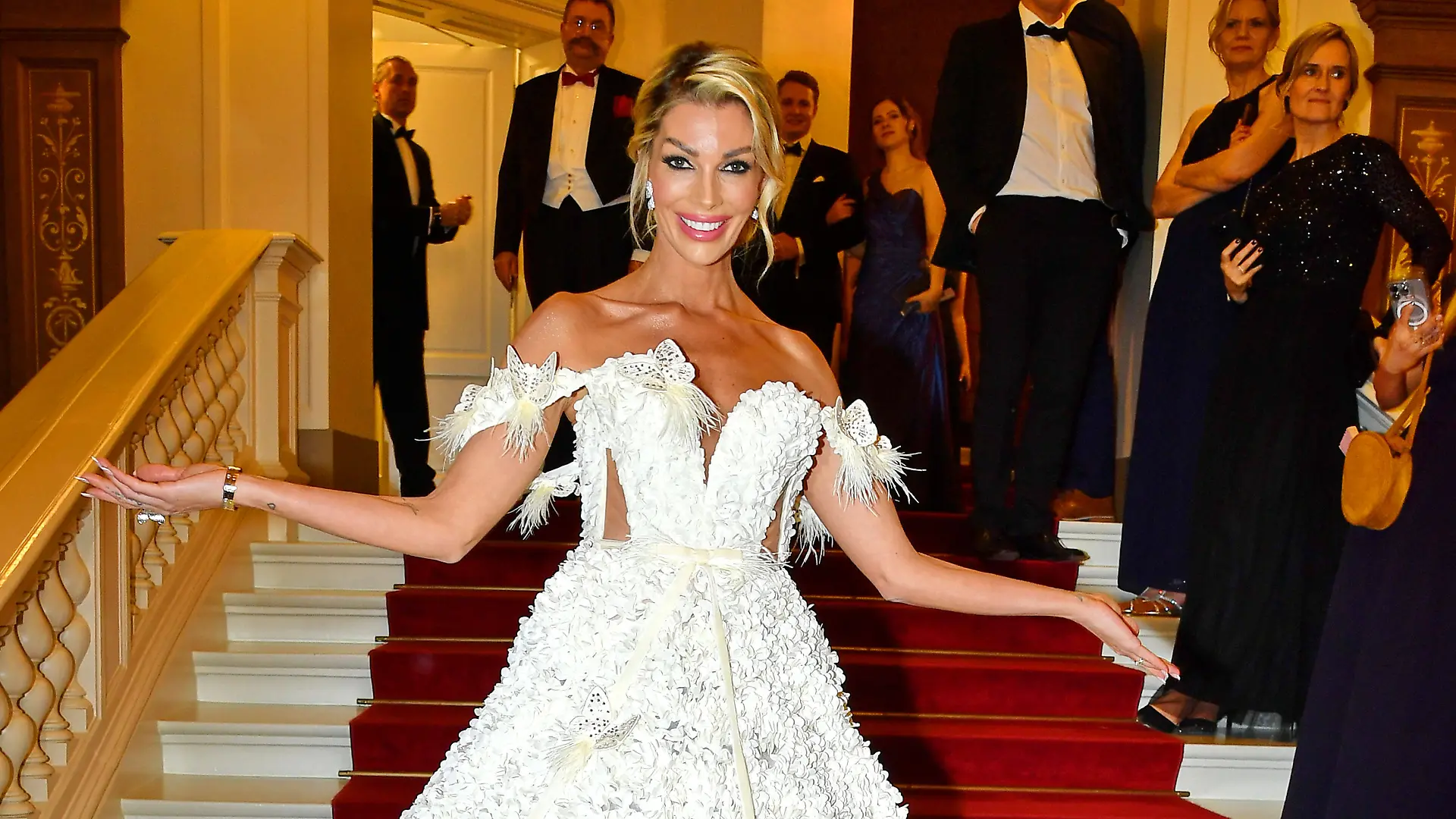 Semper Opernball, Annika Gassner, Liebe