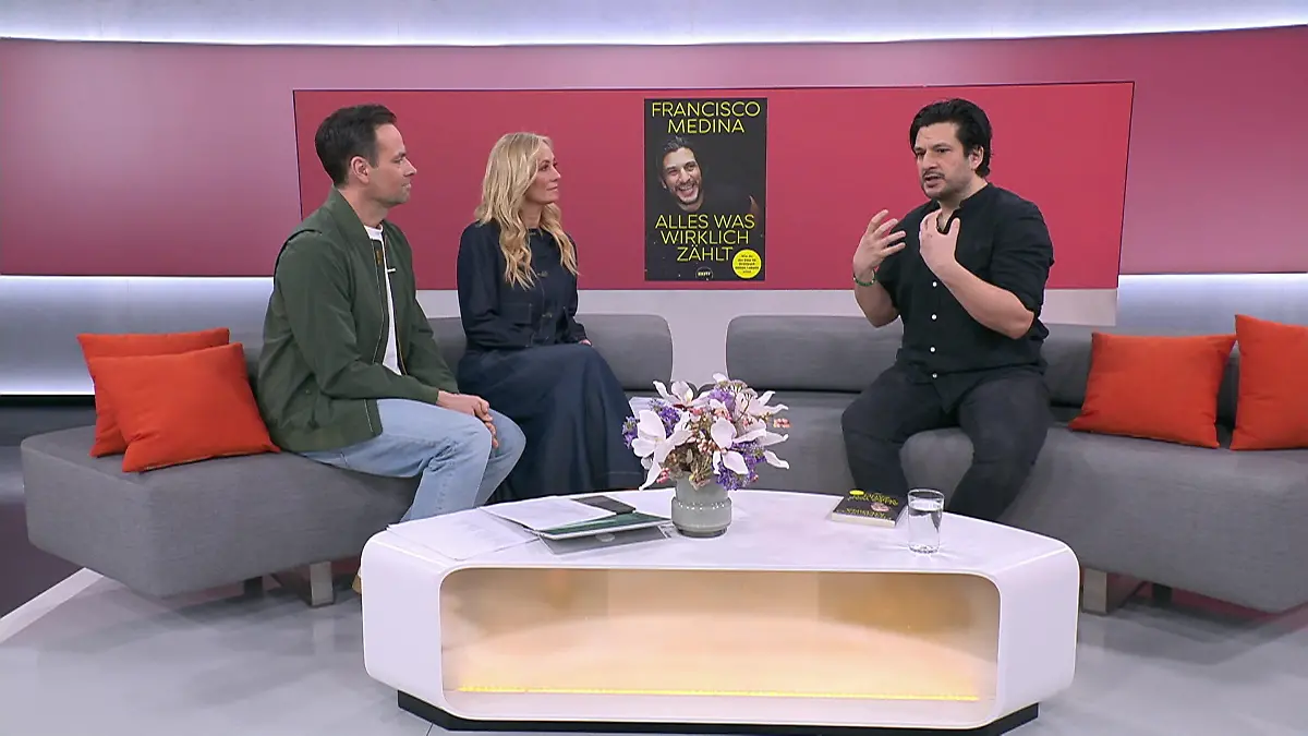 „Meine Mama war im Gefängnis!” AWZ-Star verarbeitet Kindheit in neuem Buch