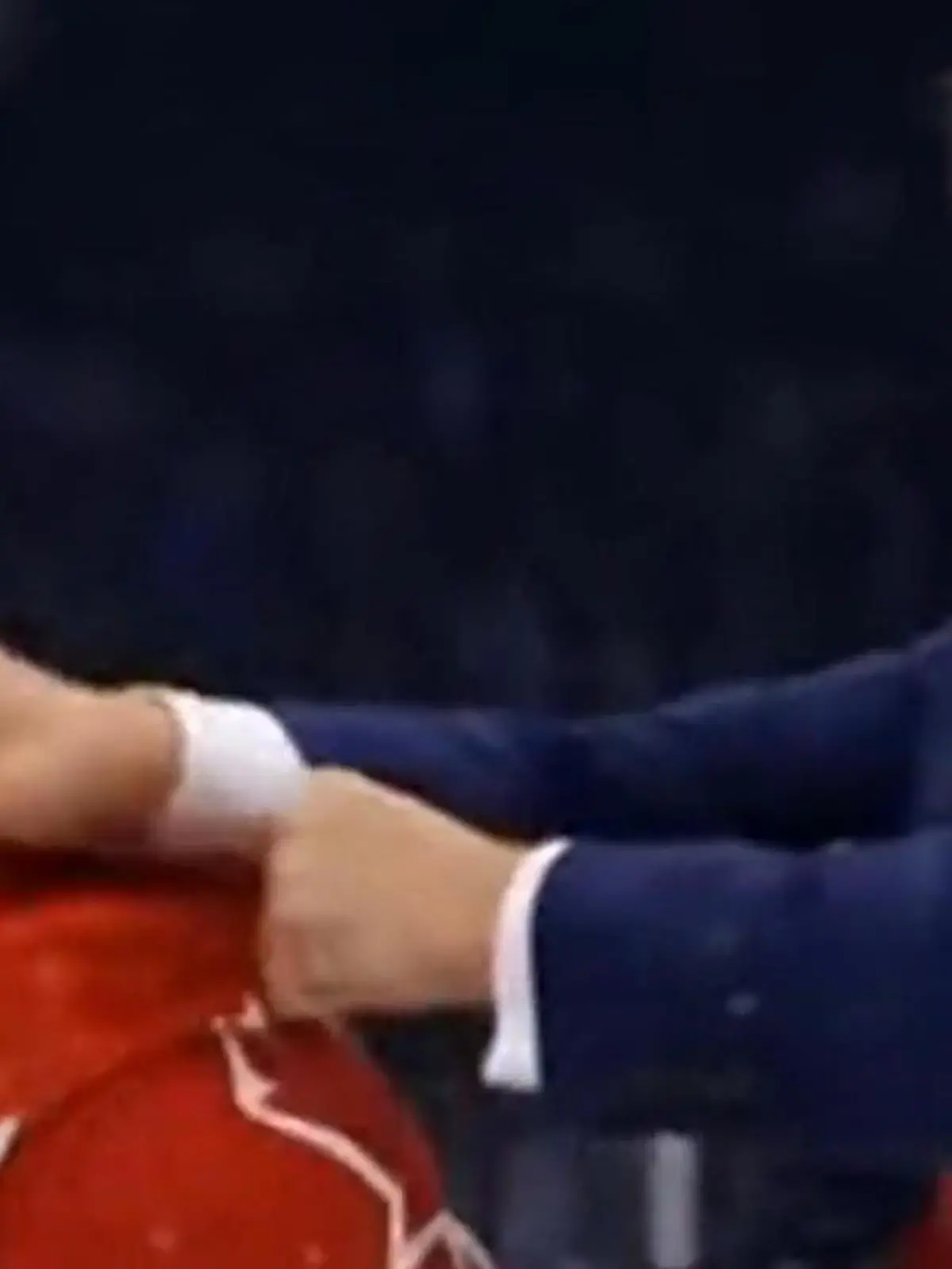 Bild zu: "Prügel-Präsident?! Donald Trump schlägt kanadischen Eishockey-Spieler"