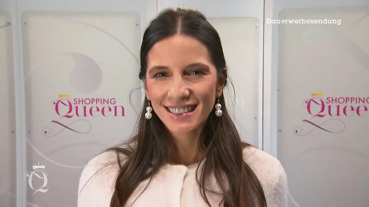 Emilija verzaubert als "Lady Shoppington“ Royaler Auftritt