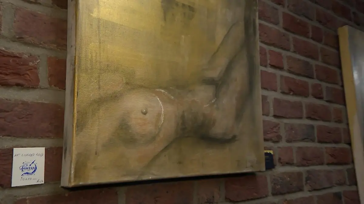 Ärger um nackte Kunst im Rathaus Zu anzüglich? Künstlerin wehrt sich!