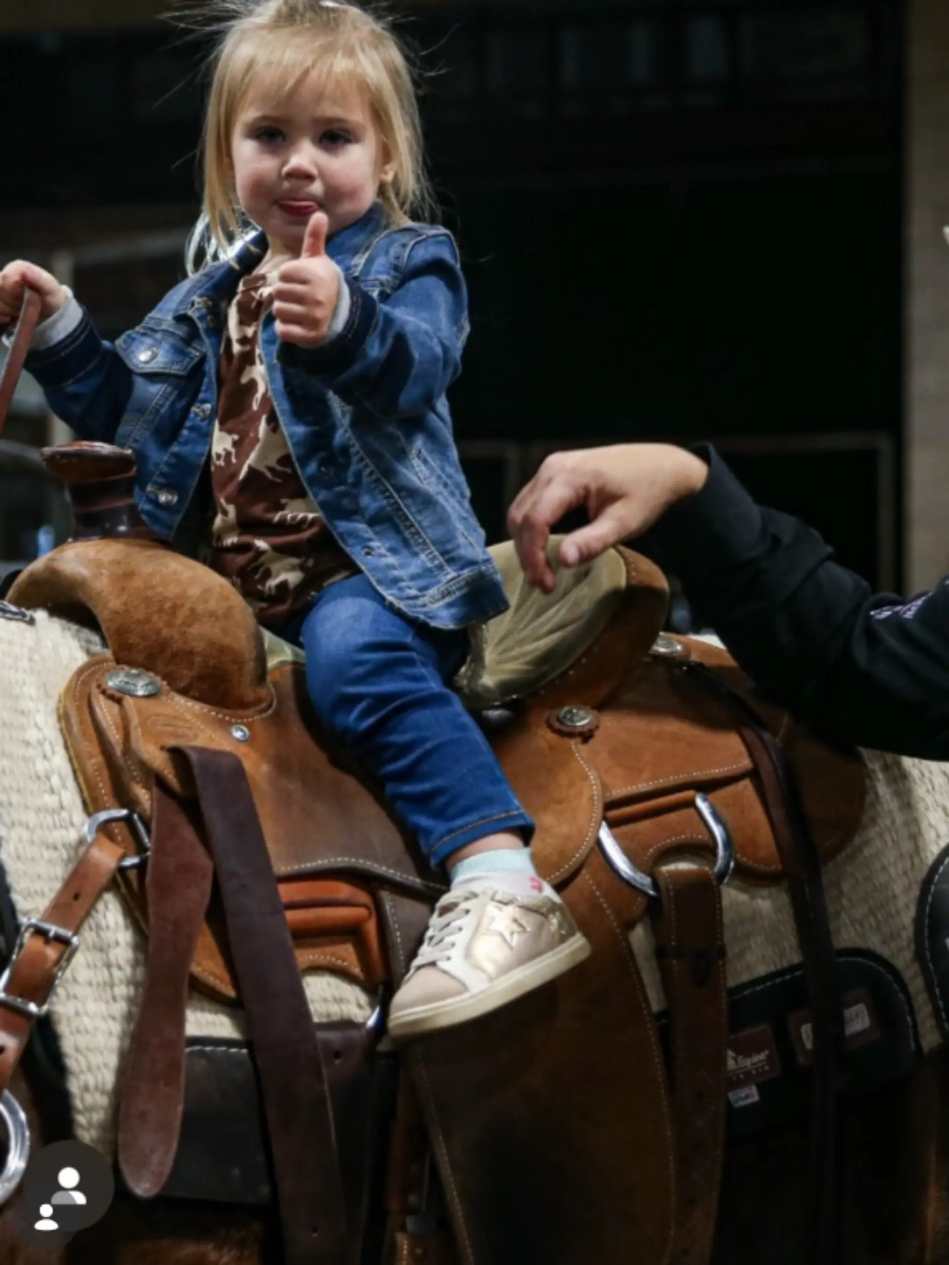 Die dreijährige Tochter von Rodeo-Star Kelsie Domer und ihrem Ehemann Ryan ist auf tragische Weise ums Leben gekommen.