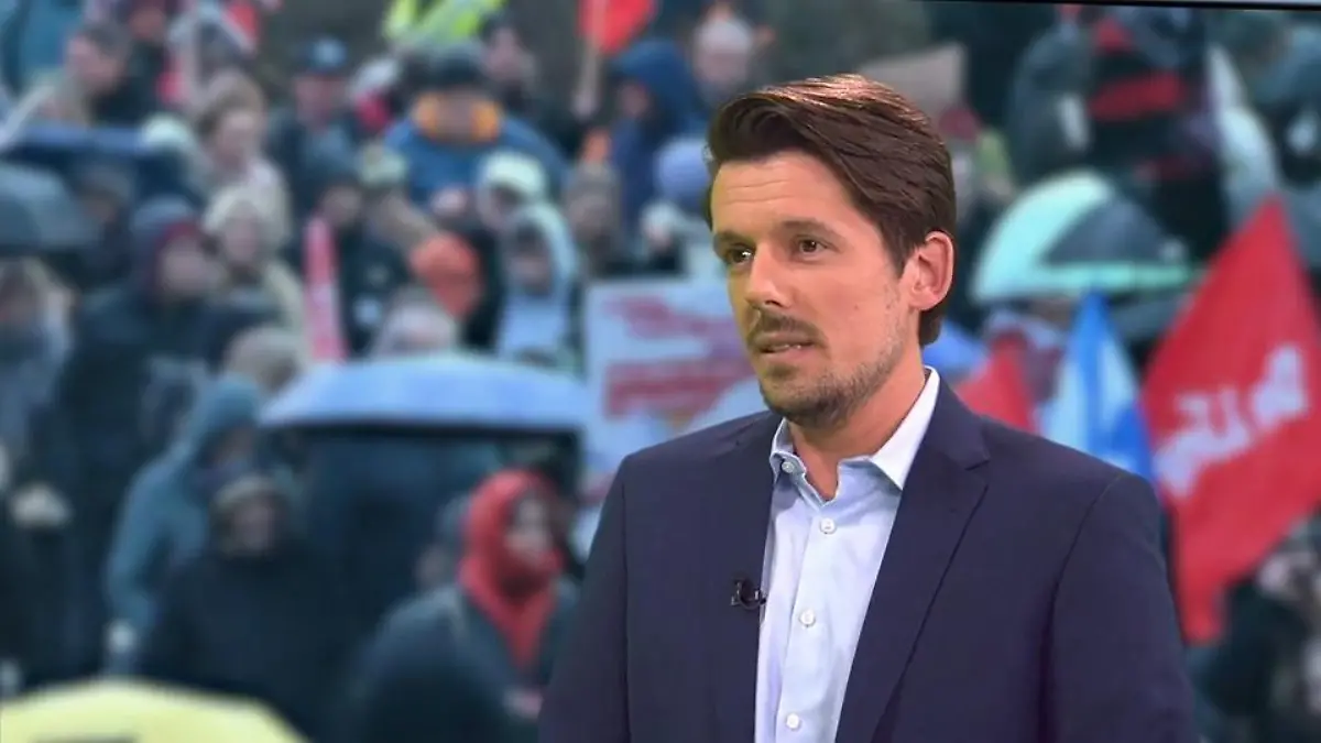 Interview mit RTL WEST Reporter Sebastian Reddig Protest gegen Höcke (AfD)