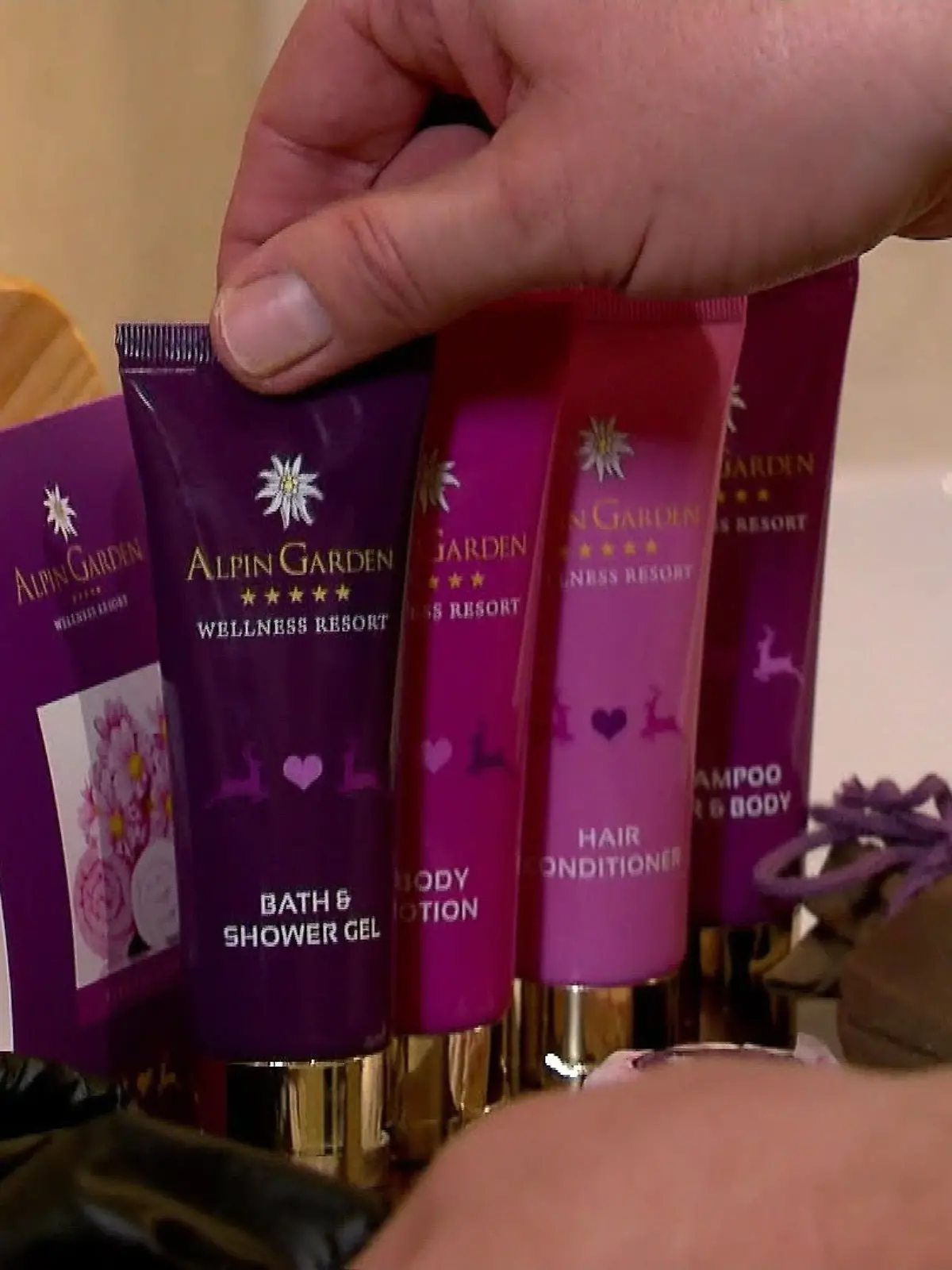 Keine kleinen Plastikfläschchen mehr in Hotels – das verbietet die neue EU-Verpackungsverordnung ab Sommer 2026.