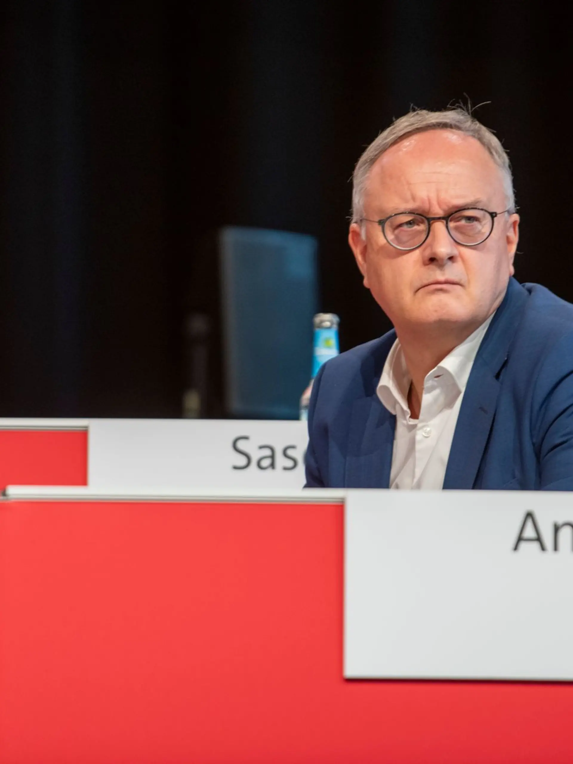 Bild zu: "SPD-Mann besucht Tafel und verlangt, dass sein Fahrer im Pasteten bringt"