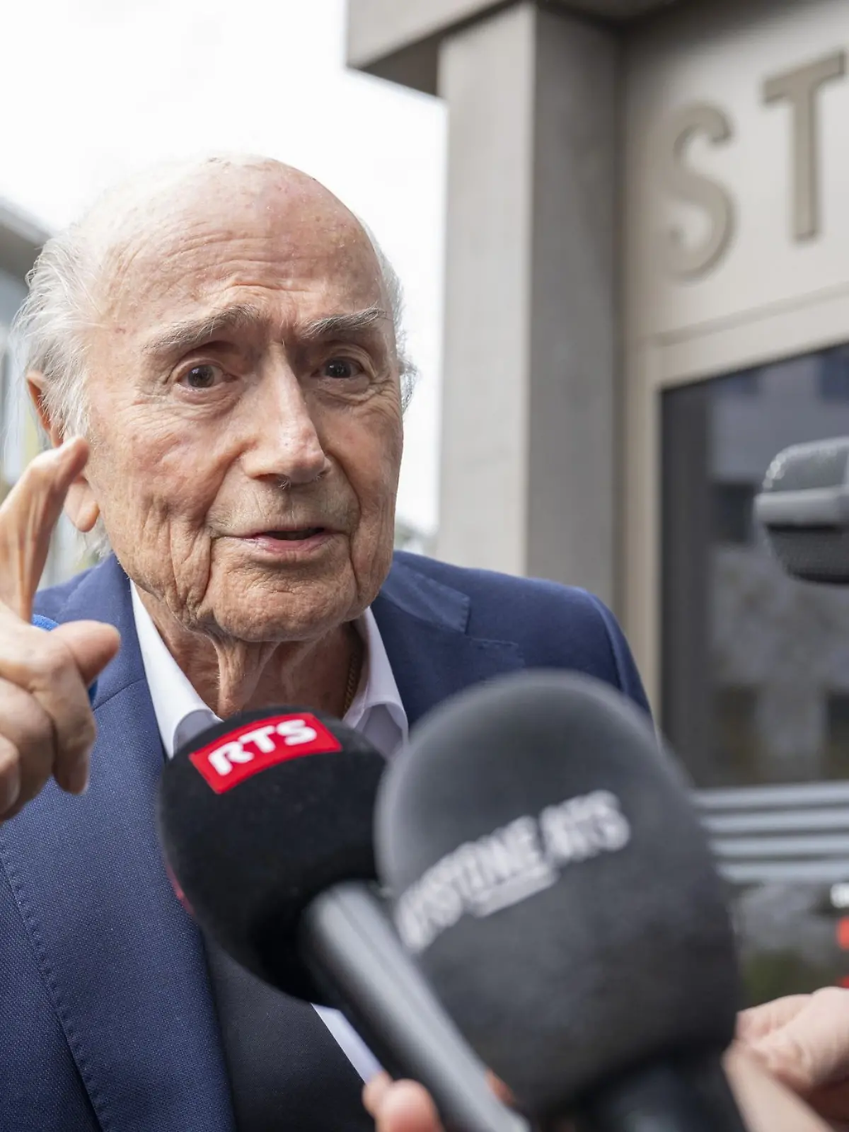 Bild zu: "«Diktatur!»: Früherer FIFA-Boss Blatter schimpft"