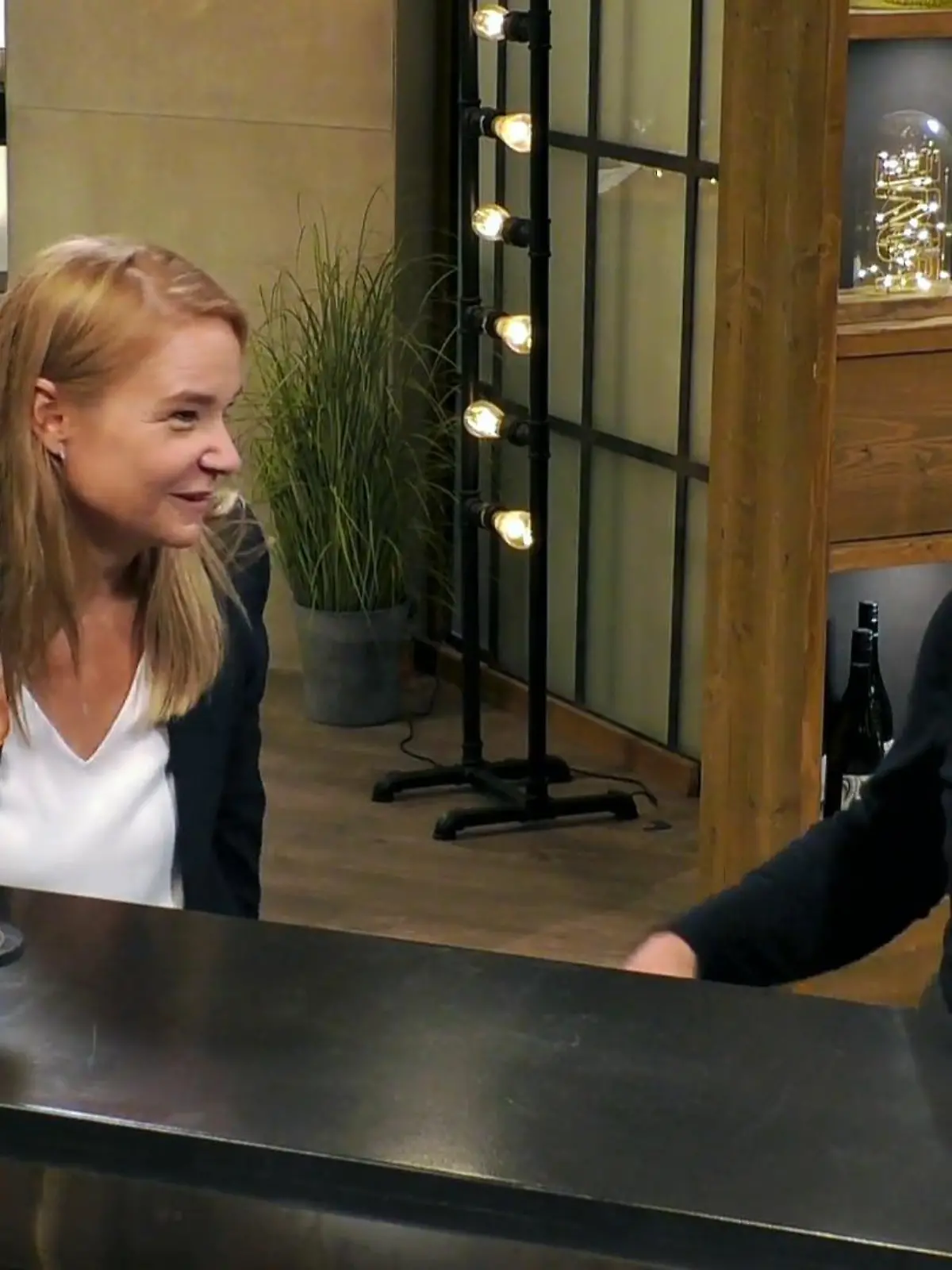 Bild zu: "Julia und Peter gefallen sich auf Anhieb"