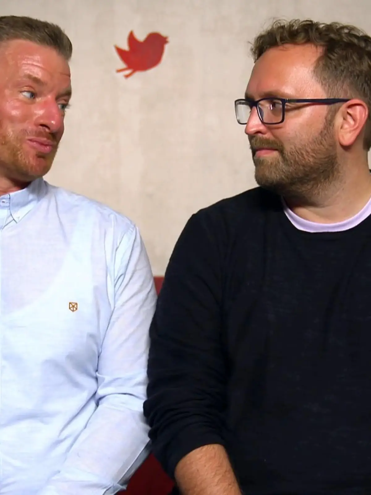 Bild zu: "Peter möchte mehr von Andreas wissen"